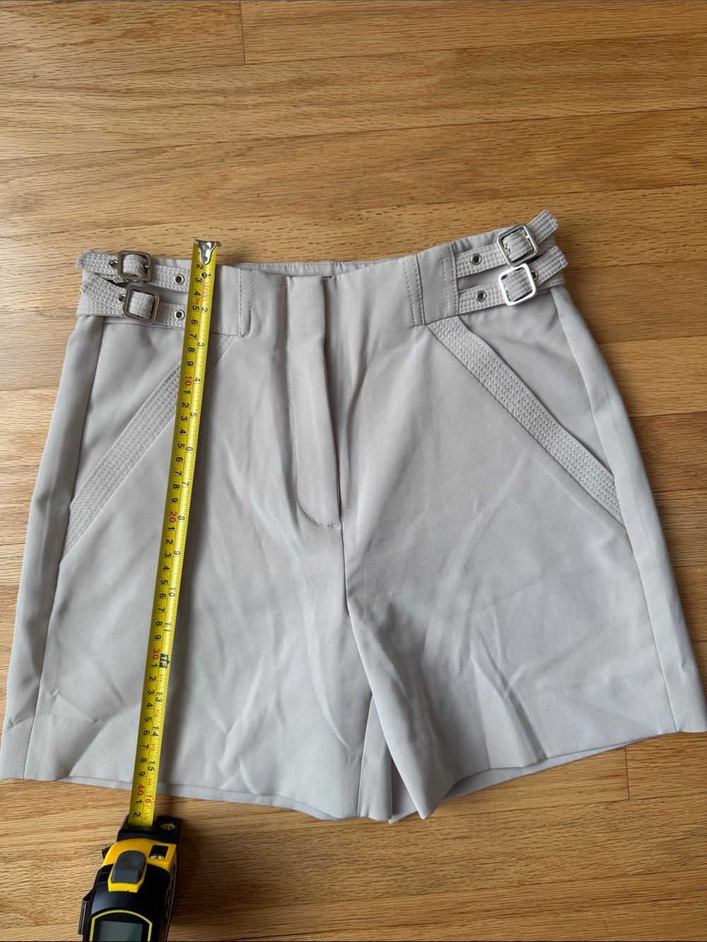 White House Black Market Cream High-Waist Buckle Detail Shorts - Picture 2 of 7